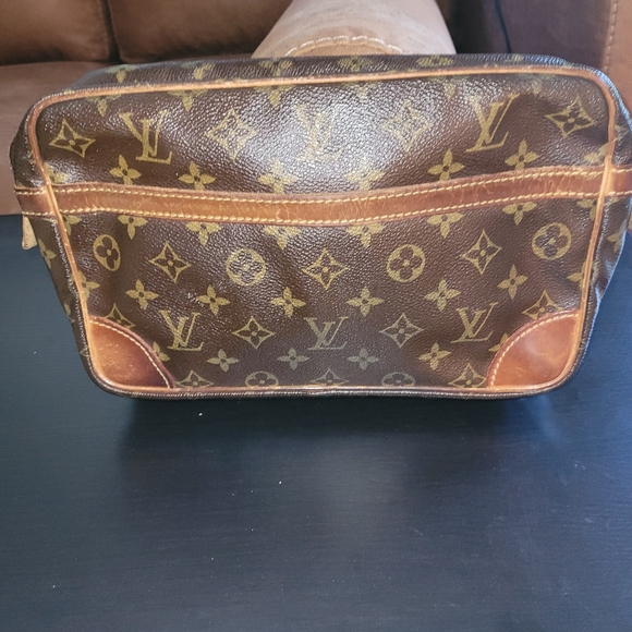 Louis Vuitton Brown Monogram Unisex Clutch  Bag - Picture 1 of 11